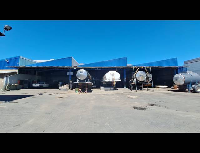 8,000M² WAREHOUSE FOR SALE IN WYNBERG